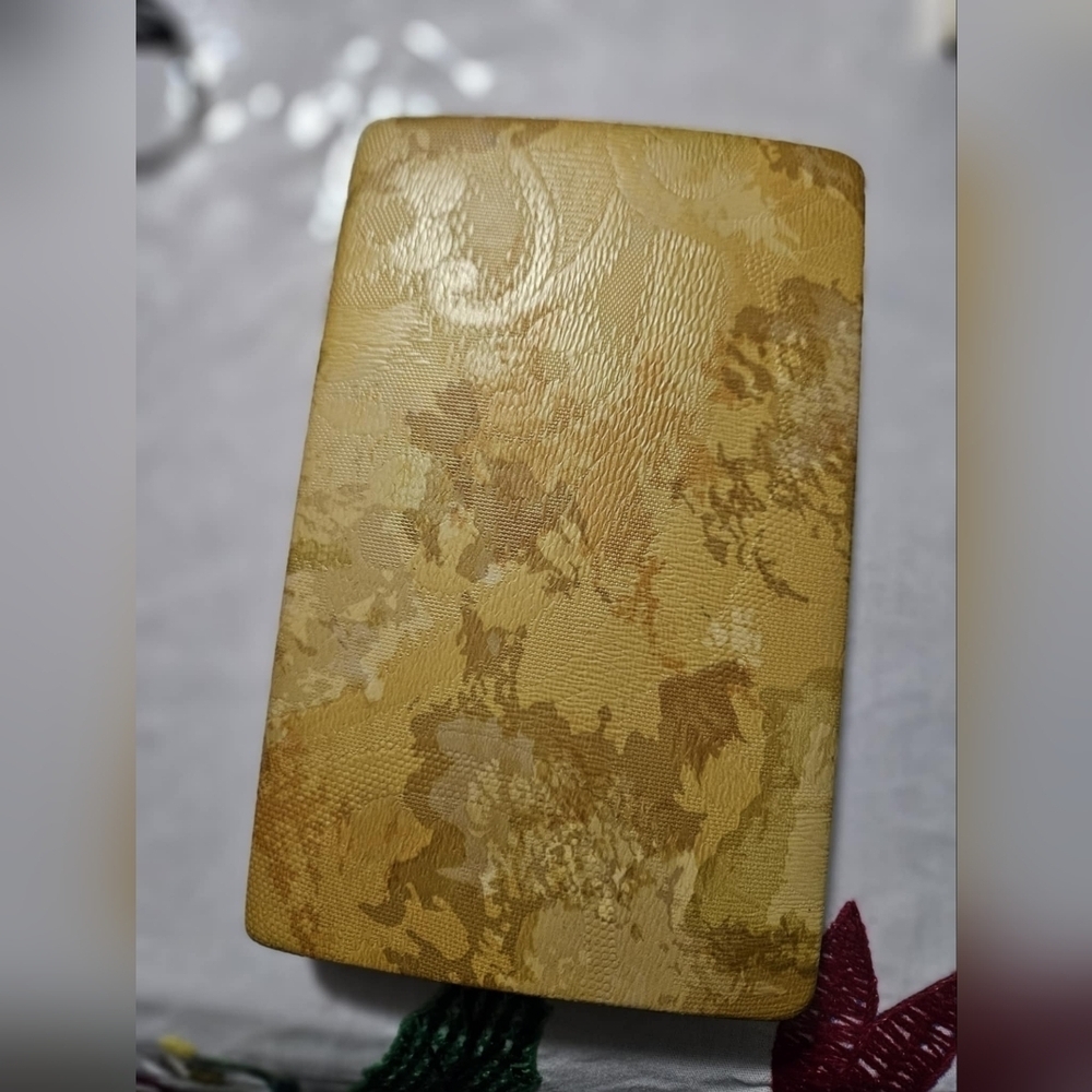 Vintage Elegant Gold Patterned Jewelery Box